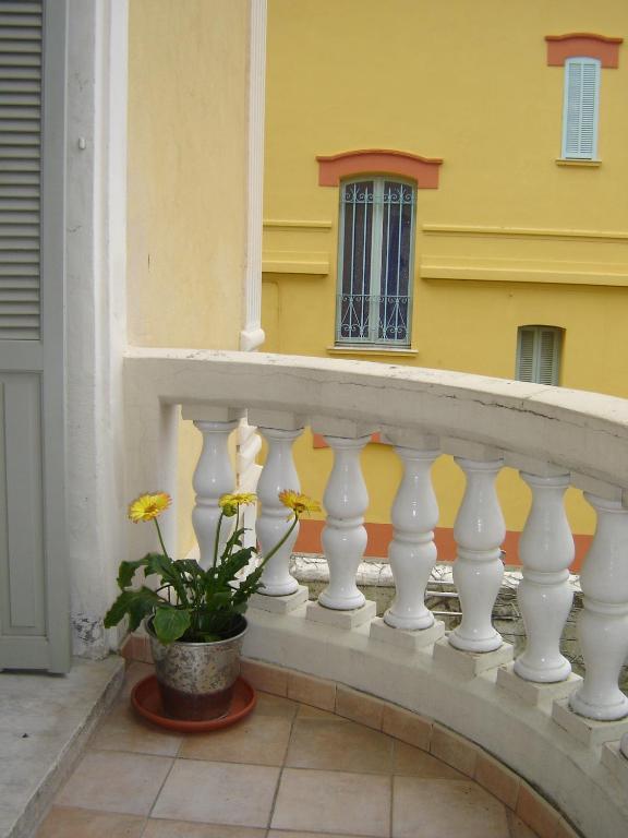 Aux 3 Lits Qui Chantent - Au Village Vence Ngoại thất bức ảnh